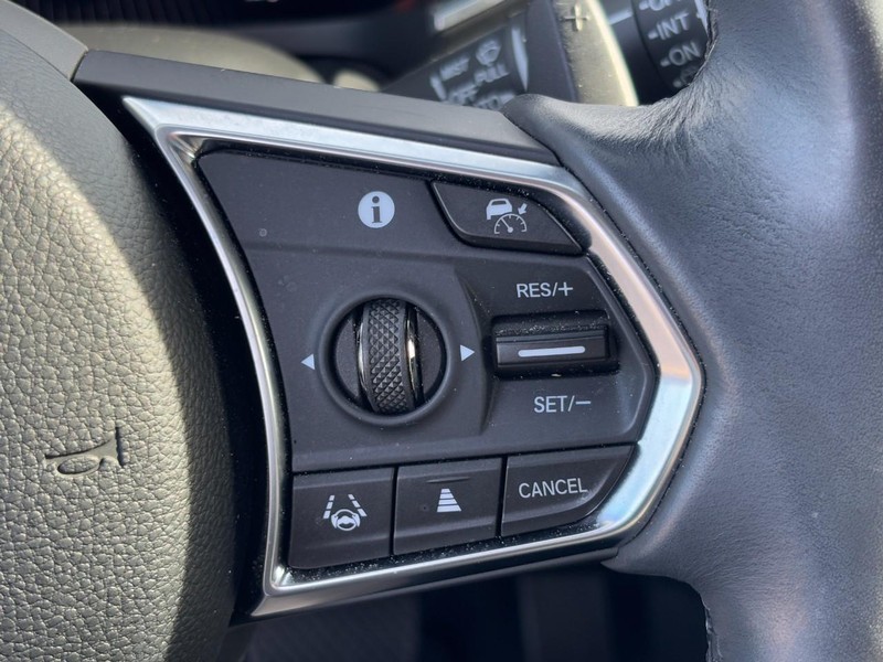 Acura MDX Vehicle Full-screen Gallery Image 18