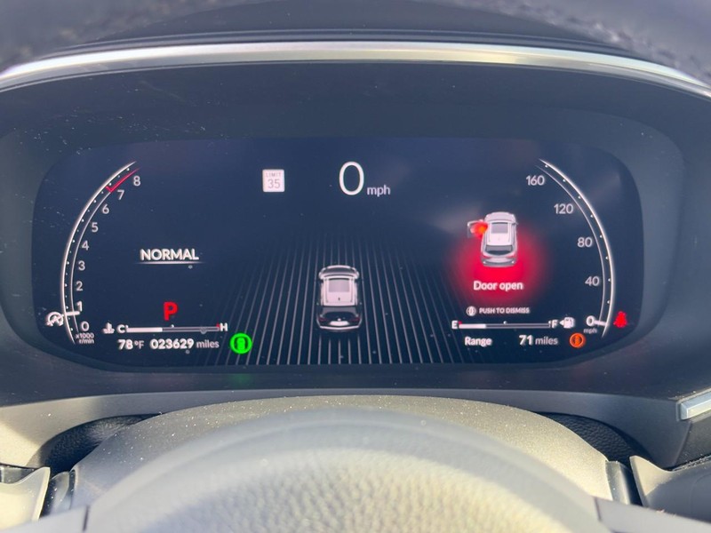 Acura MDX Vehicle Full-screen Gallery Image 19