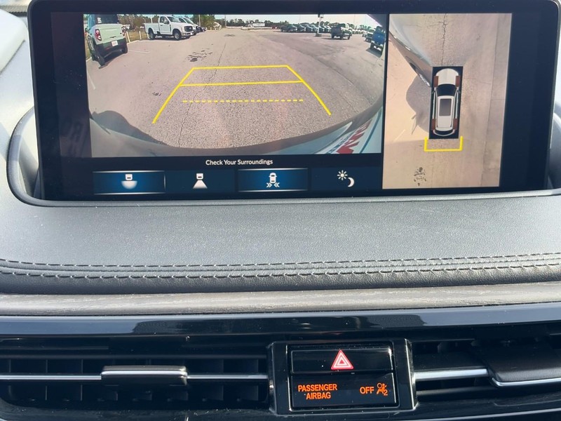 Acura MDX Vehicle Full-screen Gallery Image 21