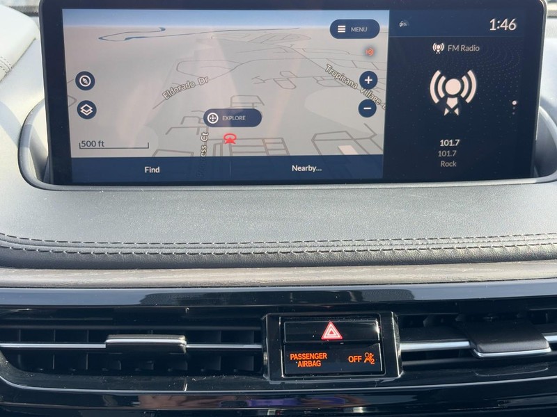 Acura MDX Vehicle Full-screen Gallery Image 22