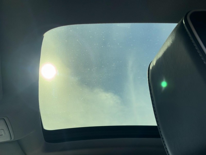 Acura MDX Vehicle Full-screen Gallery Image 27