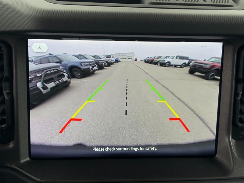 Ford Bronco Vehicle Full-screen Gallery Image 15