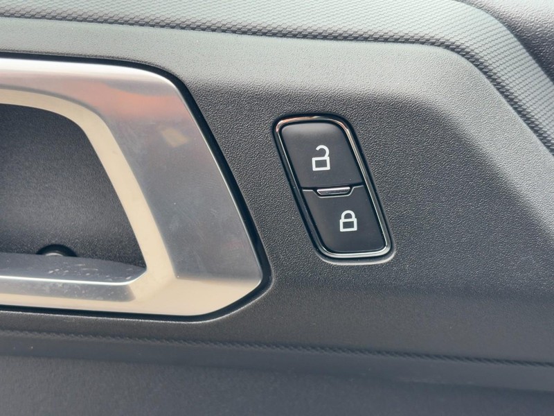 Ford Bronco Vehicle Full-screen Gallery Image 17