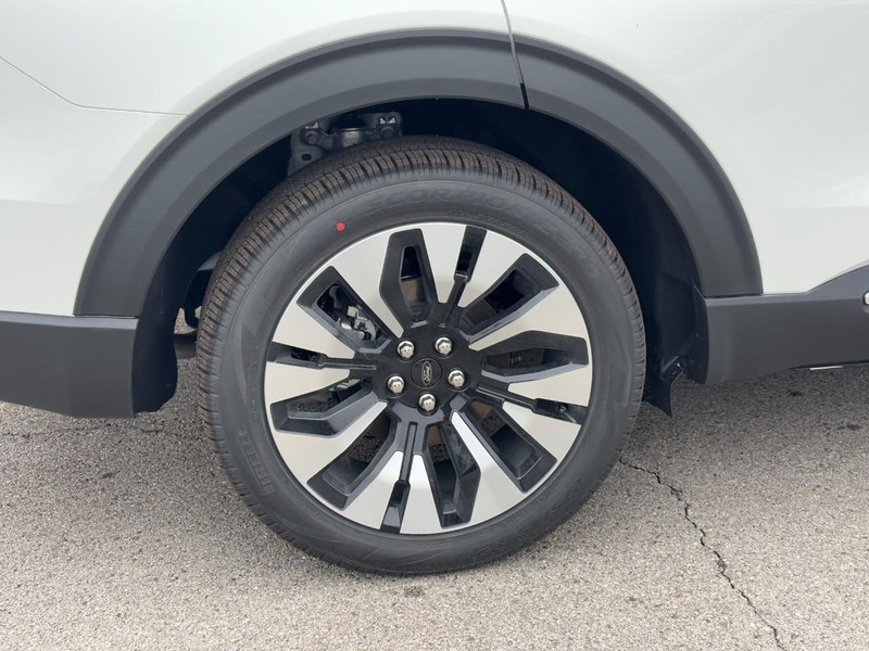 Ford Explorer Vehicle Image 04