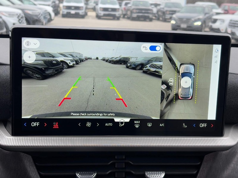 Ford Explorer Vehicle Image 16