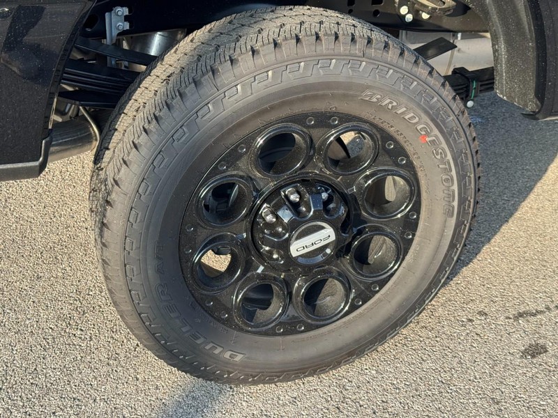 Ford Super Duty F-350 SRW Vehicle Image 05