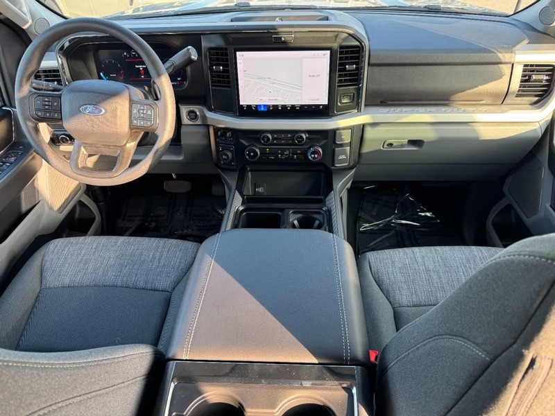 Ford Super Duty F-350 SRW Vehicle Image 07