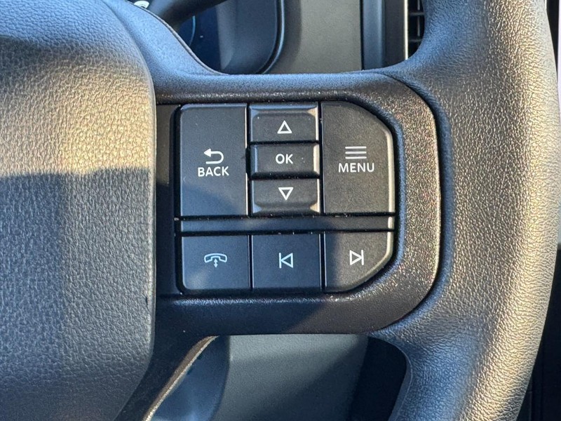 Ford Super Duty F-350 SRW Vehicle Image 16