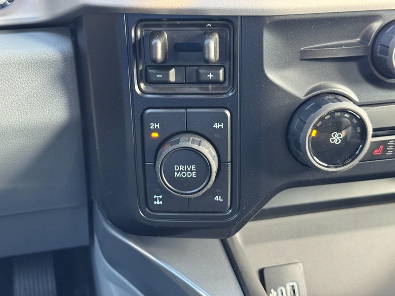 Ford Super Duty F-350 SRW Vehicle Image 17