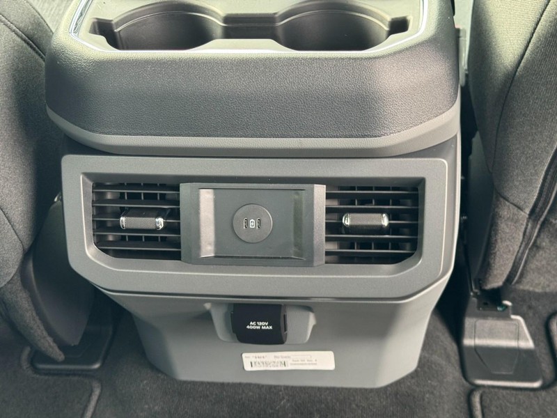 Ford Super Duty F-350 SRW Vehicle Image 11