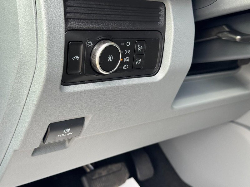 Ford Super Duty F-350 SRW Vehicle Image 14