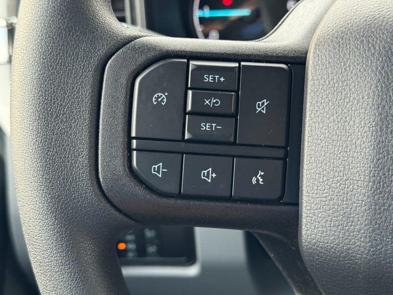 Ford Super Duty F-350 SRW Vehicle Image 15