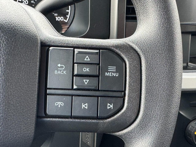 Ford Super Duty F-350 SRW Vehicle Image 16