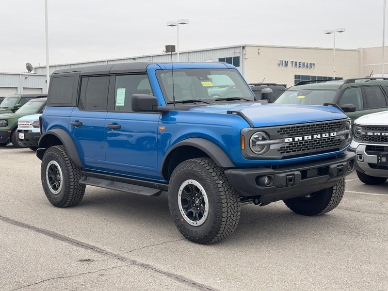 Ford Bronco Vehicle Image 02