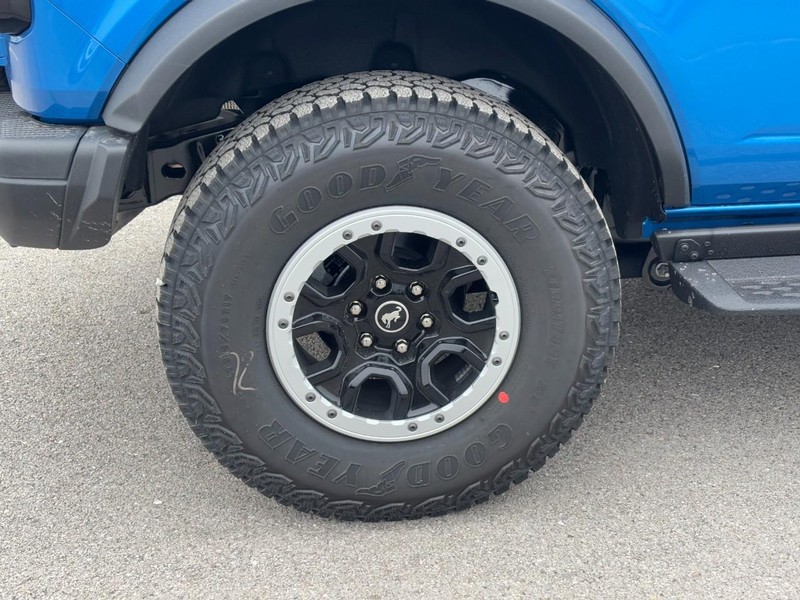 Ford Bronco Vehicle Image 04