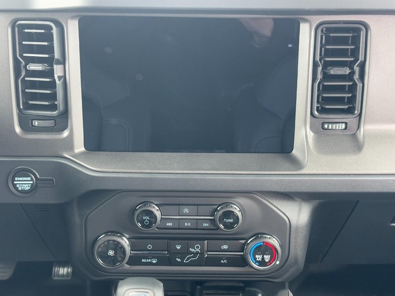 Ford Bronco Vehicle Image 08