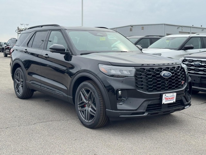 Ford Explorer Vehicle Full-screen Gallery Image 2