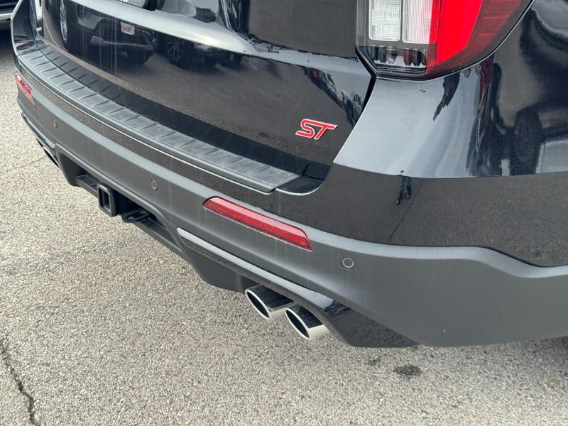 Ford Explorer Vehicle Full-screen Gallery Image 4