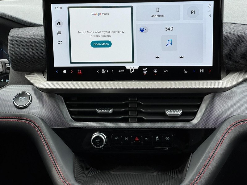 Ford Explorer Vehicle Full-screen Gallery Image 10