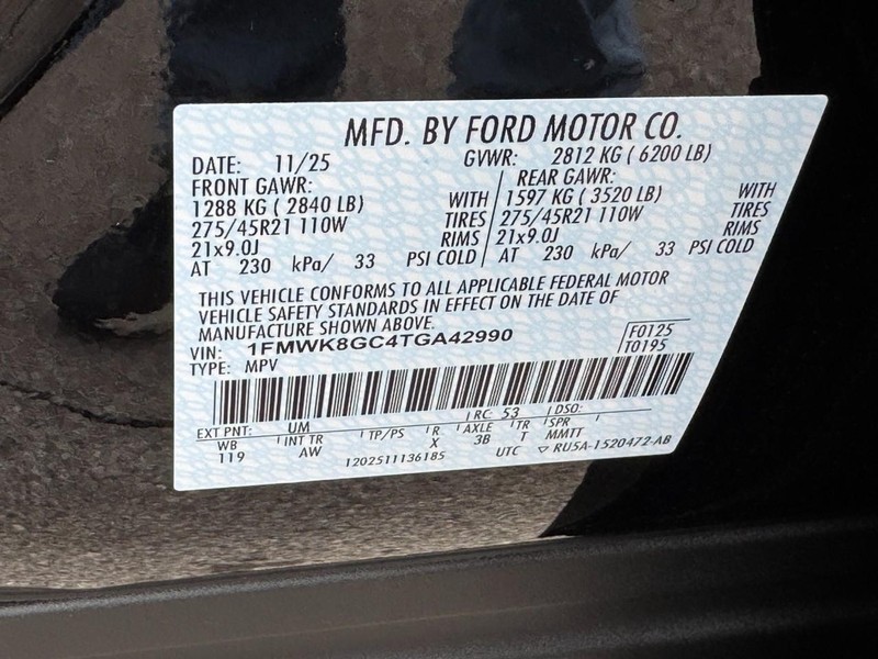 Ford Explorer Vehicle Full-screen Gallery Image 21