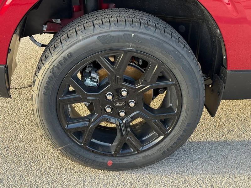 Ford Maverick Vehicle Image 04