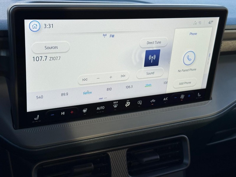 Ford Maverick Vehicle Image 12