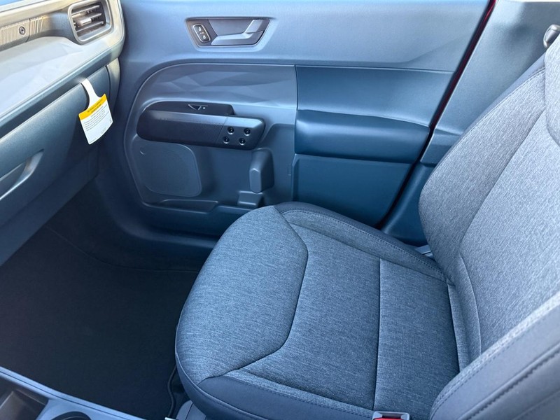 Ford Maverick Vehicle Image 16