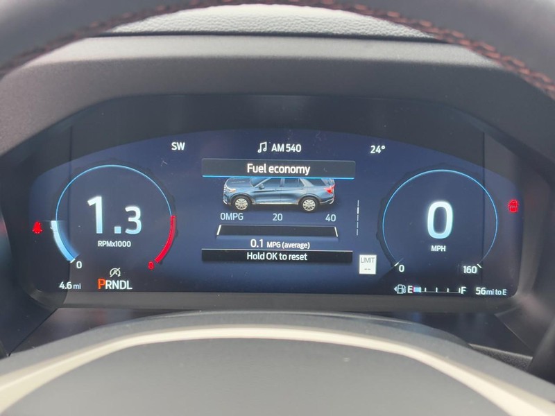 Ford Explorer Vehicle Full-screen Gallery Image 14