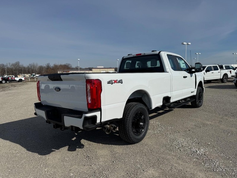 Ford Super Duty F-250 SRW Vehicle Image 03