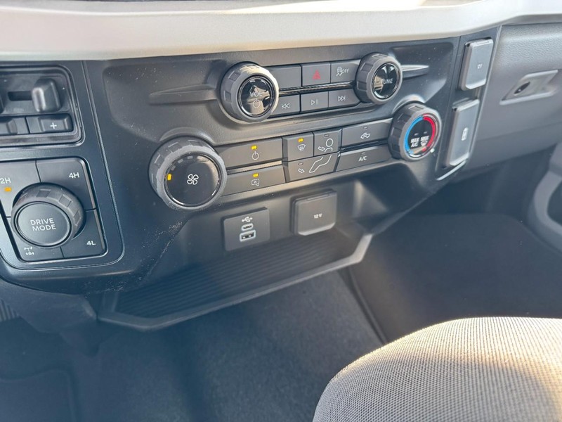 Ford Super Duty F-250 SRW Vehicle Image 14