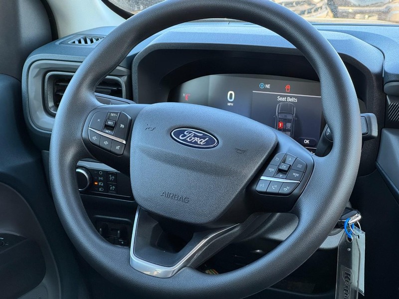 Ford Maverick Vehicle Full-screen Gallery Image 6