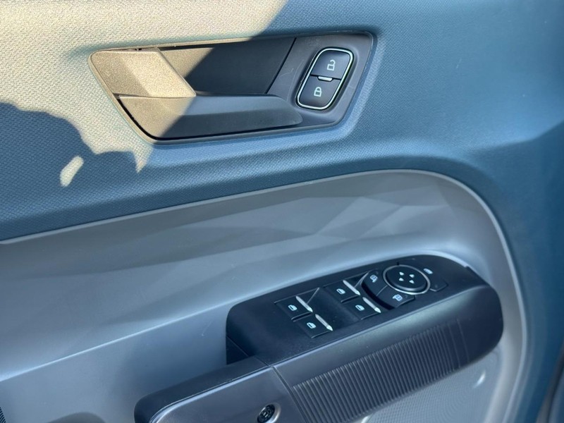 Ford Maverick Vehicle Full-screen Gallery Image 10