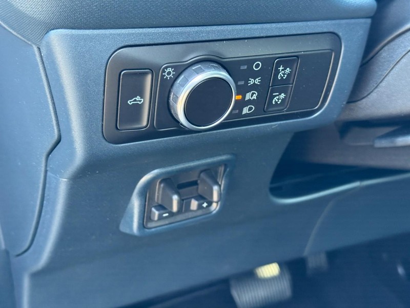 Ford Maverick Vehicle Full-screen Gallery Image 11