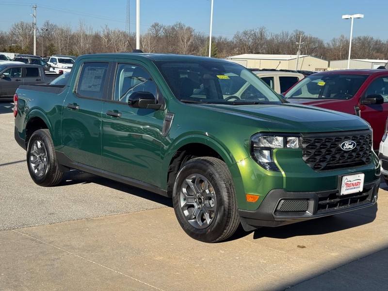 Ford Maverick Vehicle Full-screen Gallery Image 2