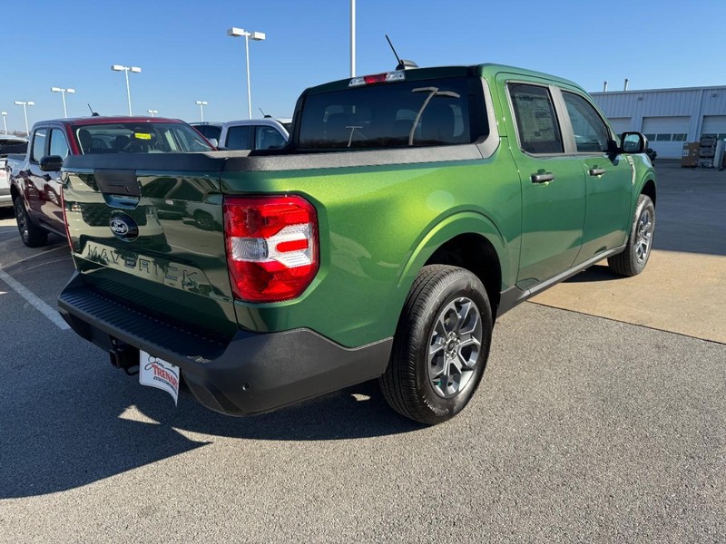 Ford Maverick Vehicle Full-screen Gallery Image 3