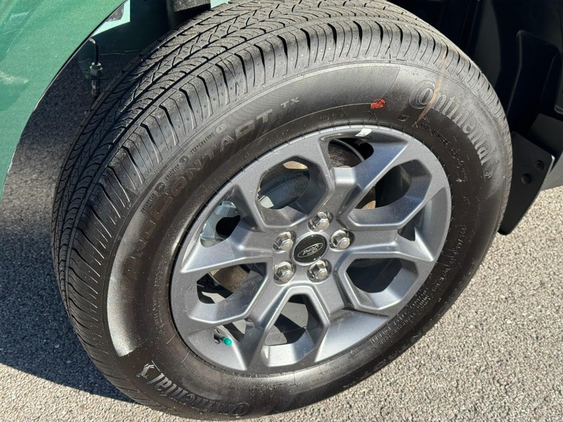 Ford Maverick Vehicle Full-screen Gallery Image 4