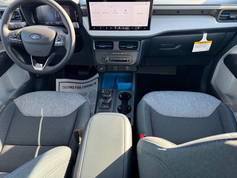 Ford Maverick Vehicle Full-screen Gallery Image 6