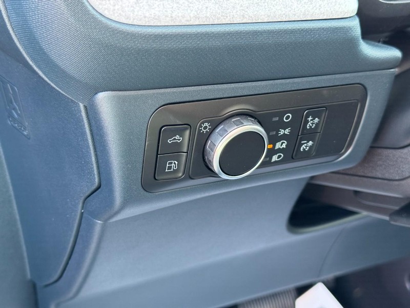 Ford Maverick Vehicle Full-screen Gallery Image 12