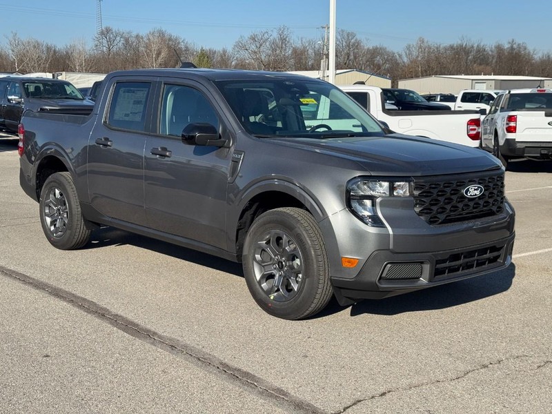 Ford Maverick Vehicle Full-screen Gallery Image 2