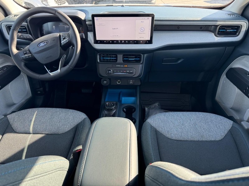 Ford Maverick Vehicle Full-screen Gallery Image 6