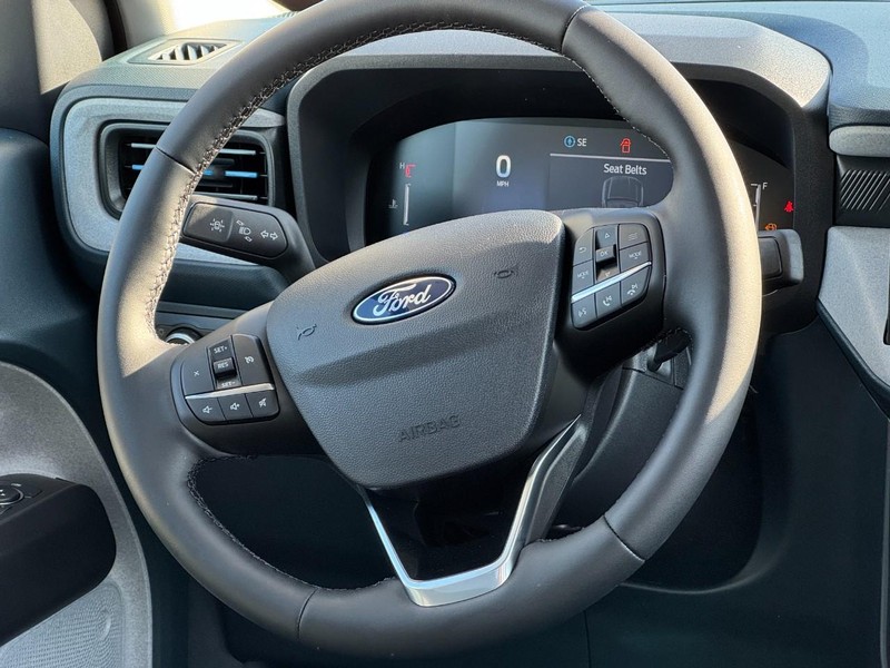 Ford Maverick Vehicle Full-screen Gallery Image 7