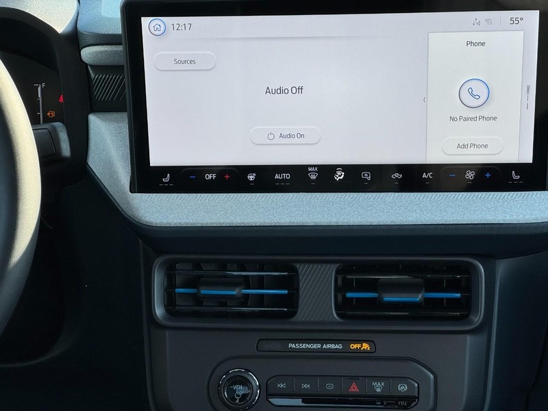 Ford Maverick Vehicle Full-screen Gallery Image 8