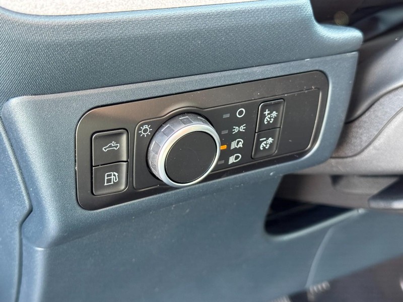 Ford Maverick Vehicle Full-screen Gallery Image 12