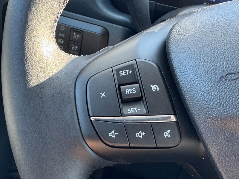 Ford Maverick Vehicle Full-screen Gallery Image 13