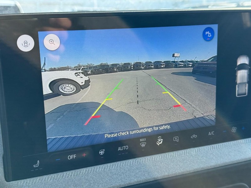 Ford Maverick Vehicle Full-screen Gallery Image 16