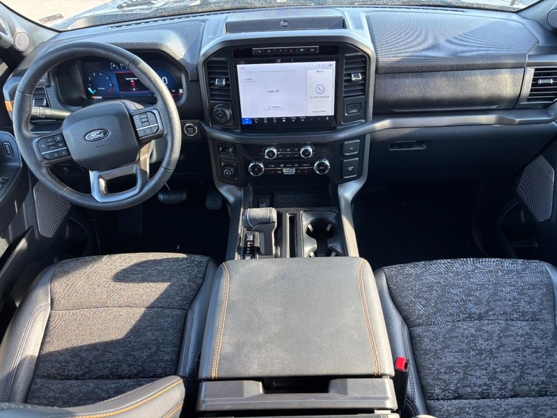 Ford F-150 Vehicle Full-screen Gallery Image 10