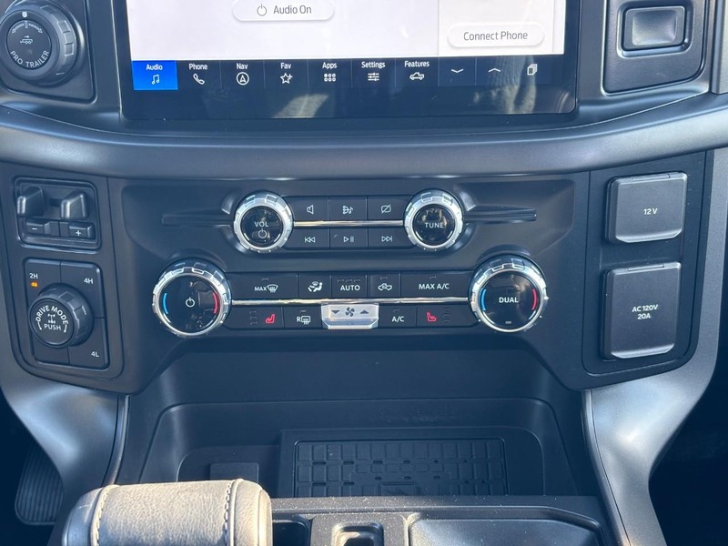 Ford F-150 Vehicle Full-screen Gallery Image 13