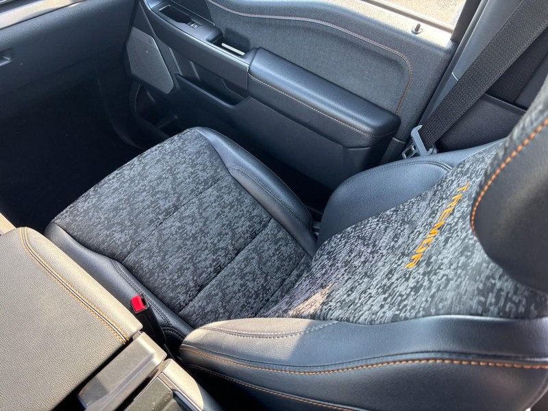 Ford F-150 Vehicle Full-screen Gallery Image 14