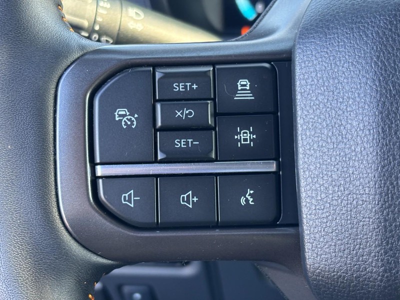 Ford F-150 Vehicle Full-screen Gallery Image 16