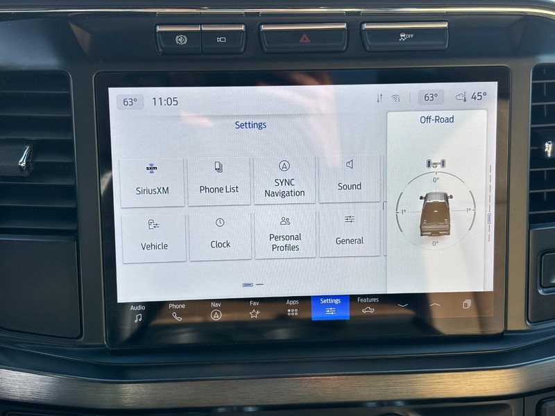 Ford Super Duty F-350 SRW Vehicle Full-screen Gallery Image 20